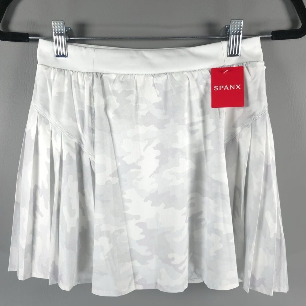 Spanx NWT Size M Women’s Get Moving Pleated Skort Skirt Shorts White Camo 50273R - Picture 5 of 11